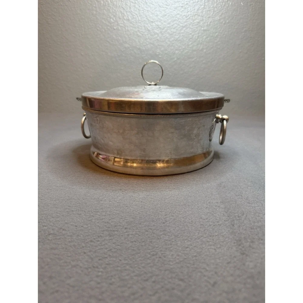 Pyrex 1940 vintage T.M. REG Casserole Hammered Aluminum Server Pyrex Insert/Lid - Picture 7 of 7